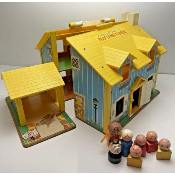 Vintage Fisher-Price Play Family House With Figures & Accessories - Picture 6 of 7